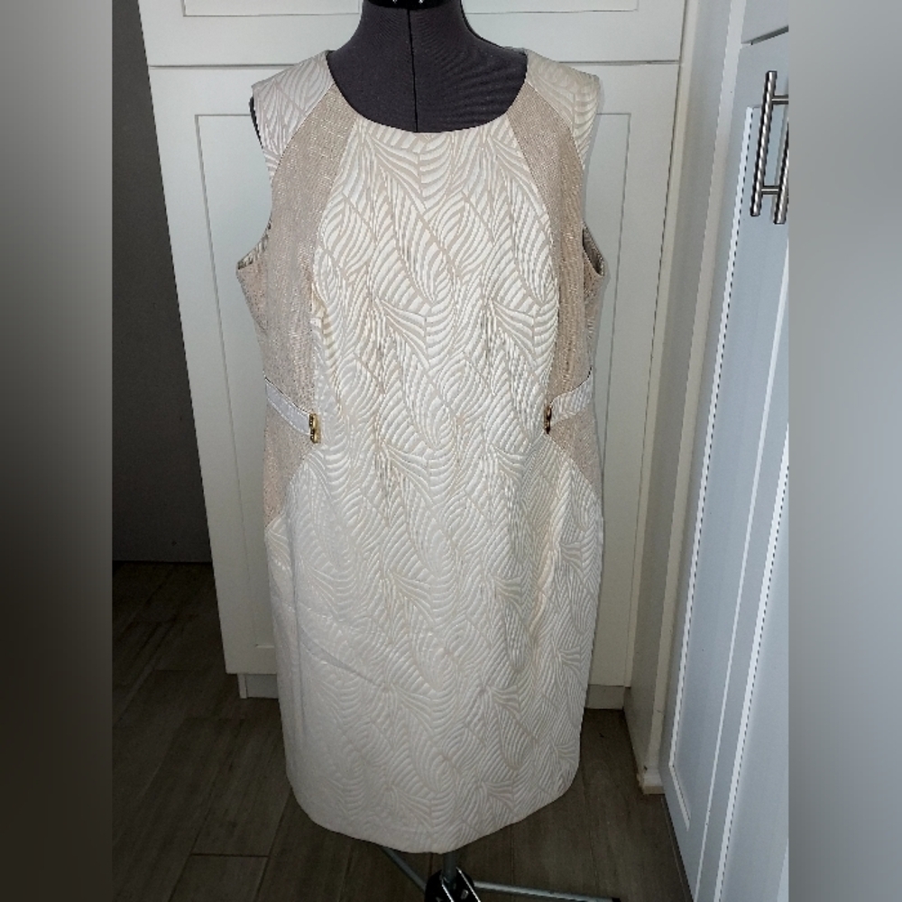 Elegant Cream Sleeveless Dress